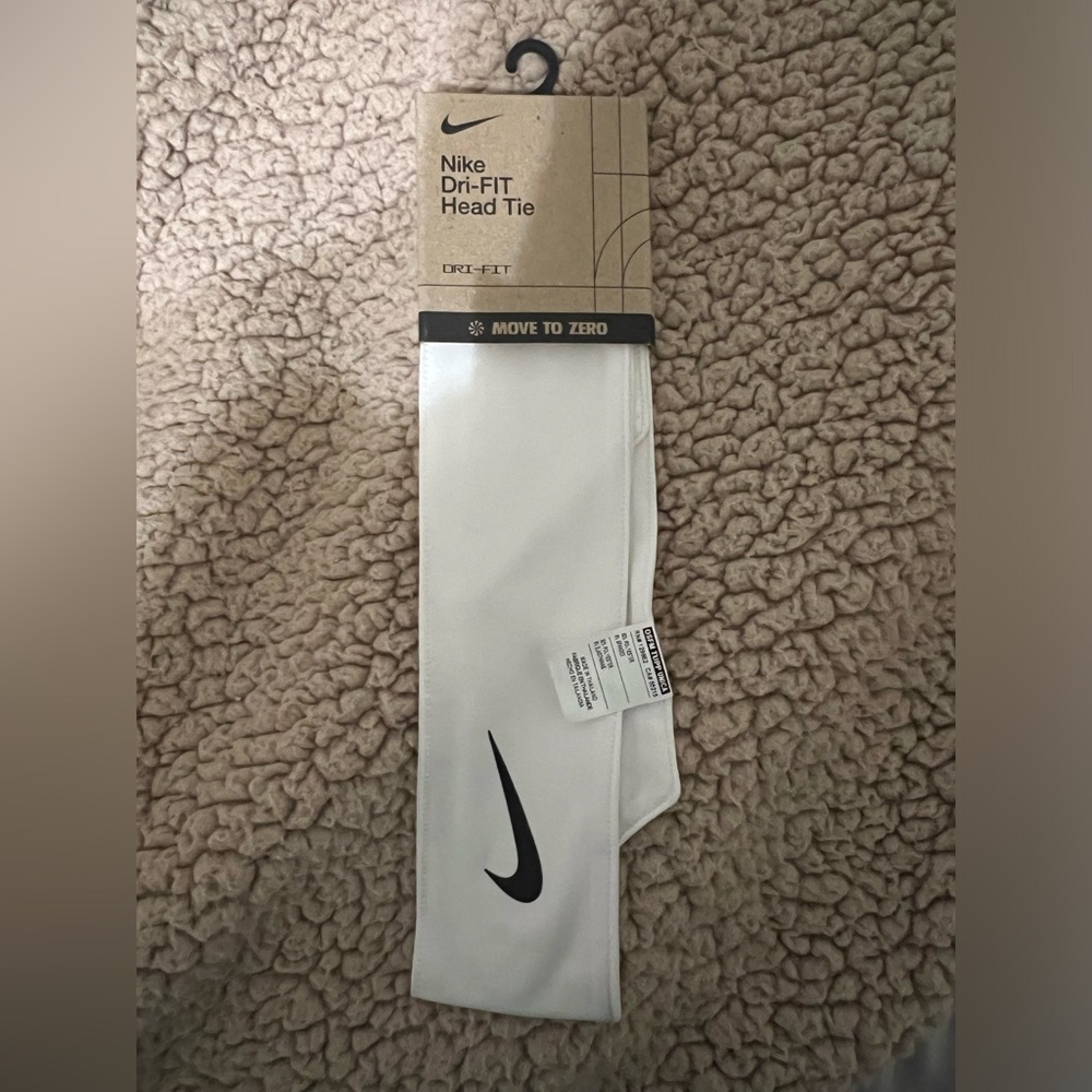 Nike Headtie
